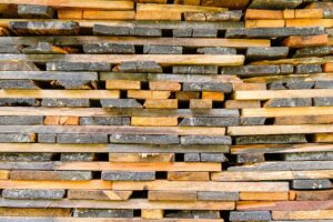 Jak uzyskać certyfikat ce na drewno konstrukcyjne?